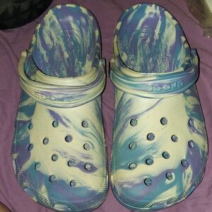 CROCS Marbled Swirl Clogs in Blue Purple Cream Womens Size 10-mens Size 8